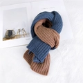 Thick knitted two-tone scarf in navy blue and coffee brown on a minimalist background - 124cm / Blue & Camel