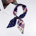 Dettaglio di sciarpa sottile double-face con stampe di gatti e motivo a quadri - Blu navy