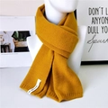 Dicker senfgelber Strickschal für Damen mit minimalistischem Markenetikett für Winter - Kristall-Label Ingwergelb