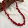 Collana vintage stile bohémien con perle irregolari in pietra naturale rosso corallo - Collana in Pietra Triturata Rossa