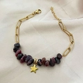 Bracelet étoile dorée avec pierres naturelles rouge foncé et maille trombone - Éclats de Pierres Rouge Foncé
