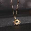 Collar Ojo Turco dorado con colgante de rayo de sol y circonita verde esmeralda - Mal de Ojo Rayo de Sol Piedra Verde (W)