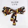 Foulard sottile in seta con motivo geometrico marrone per manico borsa o elastico capelli - Cubo Geometrico