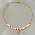 Collana in acciaio inossidabile placcato oro 18k con perline rosa e ciondolo conchiglia - Collana di Perle Conchiglia (Perle Heishi Rosa Chiaro)