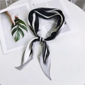 Pañuelo de seda elegante con rayas en negro blanco y gris para bolsos y cuello de mujer - Rayas Negras