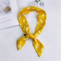 Foulard étroit en soie jaune avec motifs lions blancs pour cheveux ou sac à main - 90cm / Lion Jaune
