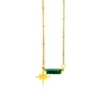 Elegante collana d'oro con una pietra cilindrica in malachite verde e ciondolo a stella - Texture Malachite Verde (Stile 1)