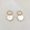 Eleganti orecchini a cerchio placcati oro 18K con ciondoli a cuore in marmo bianco - Turchese Bianco