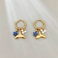 Orecchini a cerchio dorati con coda di sirena, stella blu e perle in stile mare - Stile Coda di Sirena & Perla (Stile 1)