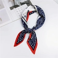 Foulard plissé en soie avec motifs de losanges et fleurs vintage en rouge, blanc et bleu - Imprimé Paisley Rouge