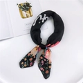 70cm black satin scarf with floral patterns and artistic white lettering decoration - 70x70cm / Beautiful Life Black