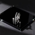 Anello aperto multistrato in argento con farfalla di zirconi su superficie nera riflettente - Stile Farfalla (B) / Argento