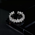 Anillo de flores con circonitas en plata, diseño ajustable abierto de alta gama - Anillo Abierto Floral / Plateado