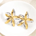 Eleganti orecchini a lobo bicolore oro e argento a forma di fiore di plumeria - Stile Plumeria (eh157)