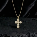 Collana con pendente a croce dorata con pavé di zirconi bianchi e perla su seta nera - Stile L Oro Bianco