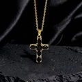 Collana a croce dorata con cinque pietre di zirconia nera su sfondo di seta nera - Stile M1 Oro Nero