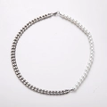 Collana da uomo con catena cubana d'argento e perle bianche con chiusura a moschettone - Collana