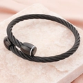 Bracelet jonc ouvert noir pour homme en acier inoxydable avec motif de câble torsadé - Noir