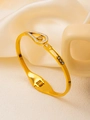 Vista dettagliata di un bracciale a goccia placcato oro con pavé di pietre di zirconia cubica - Oro 18K / Oro