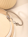 Vista dettagliata del bracciale a cavo in acciaio argento con chiusura a gancio a S unica - Argento