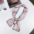 Foulard étroit rose à motif cœurs pour femme avec bordure marine en soie polyester - Cœur Rose