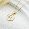 Collana in acciaio placcato oro 18k con ciondolo segno Leone e intarsio in conchiglia - Leone
