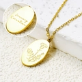 Gouden roestvrijstalen ovale ketting met anjerbloem gravure voor januari - Januari Anjer