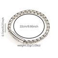 Dettaglio macro del bracciale a catena box in acciaio inox da 7mm con chiusura a cilindro - Argento