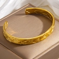 Bracciale rigido in acciaio inossidabile placcato oro 18k con incisione a foglia su scatola - Oro