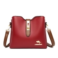 Sac seau en cuir PU bordeaux à grain litchi avec logo kangourou et bandoulière - Rouge