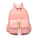 Mini-Rucksack aus rosa PU-Leder mit goldenen Nieten und Quastenanhängern für Damen - Rosa