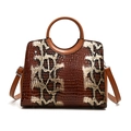 Bolso de piel sintética marrón con grabados de cocodrilo y serpiente y correa larga - Patrón de Serpiente Marrón
