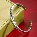 Brazalete abierto de plata con diseño de espiga en acero inoxidable pulido para mujer - Pulsera de puño
