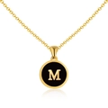 Collar de acero inoxidable chapado en oro de 18K con colgante letra M de esmalte negro - Oro M