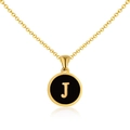 Collar de acero inoxidable chapado en oro de 18K con colgante letra J en esmalte negro - Oro J