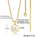 Détail du collier en acier inoxydable doré 18K avec pendentif en nacre et lettre A - Lettre A / Or