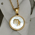 Collana in acciaio dorato 18K con ciondolo segno Vergine in madreperla su catena o-link - Conchiglia Bianca Tonda Vergine