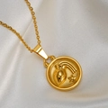 Collier médaille Verseau plaqué or 18 carats sur fond de soie blanche douce - Verseau