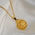 Collier médaille ronde en acier titane plaqué or 18K avec relief de Gémeaux sculpté - Gémeaux
