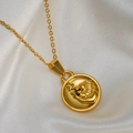 Collier en acier titane plaqué or 18K avec pendentif double face signe du Lion - Lion