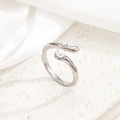 Anillo ajustable plateado con diseño de ondas irregulares y detalles de perlas - Diseño de Lava de Doble Perla (jz083) / Color acero