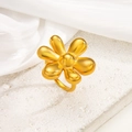 Polished 18k gold plated flower ring with 3D petals on a white silk background - Flower Shaping Style (jz093) / Gold