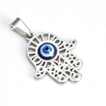 Zilveren Hamsa Hand hanger met hol ontwerp en blauwe evil eye detail afwerking - Alleen hanger / Staalblauwe Ogen