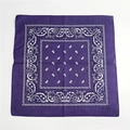 Bandana in cotone viola scuro con motivo paisley e scritta 100% cotone stampata - Viola melanzana