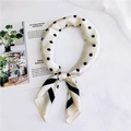 Foulard en soie à pois avec rayures noires et texture blanc crème pour le style - Blanc Cassé