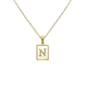 Collier doré minimaliste avec lettre N gravée sur pendentif carré en nacre blanche - Lettre N