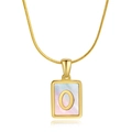 Collier en or 18K avec pendentif lettre O sur nacre blanche et chaîne serpent chic - Lettre O / Or