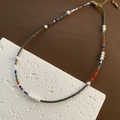 Collana bohémien con perline di vetro colorate e perle d'acqua dolce con chiusura oro - Color Grafite (03-I 25)
