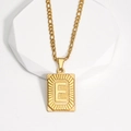 Collier en acier titane doré avec pendentif rectangulaire lettre E et maille Figaro - Lettre E (XJ-MT002) / Or 18 carats