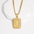 Collier en acier titane doré avec pendentif rectangulaire lettre I et motif rayons de soleil - Lettre I (XJ-MT002) / Or 18 carats